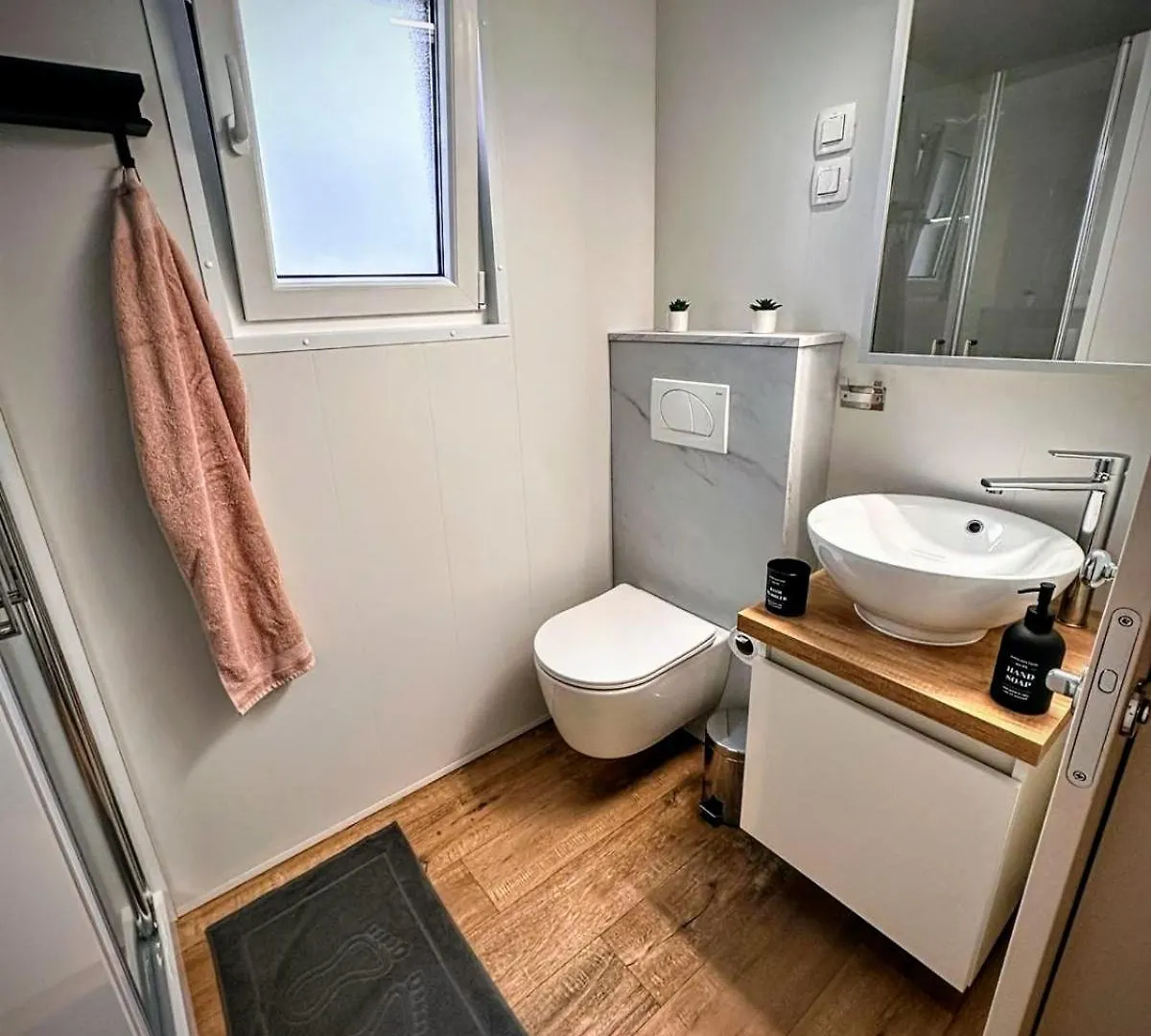 Mobile Home Tasha Biograd Na Moru